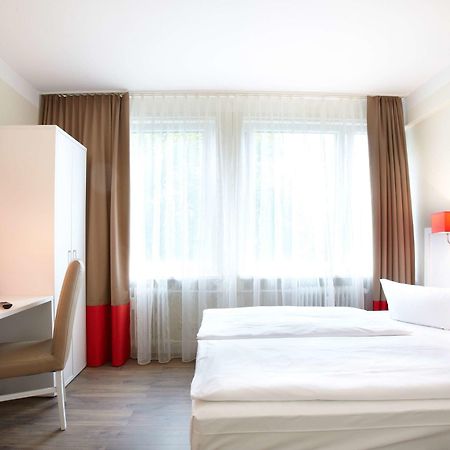 Hotel Ostseehalle Kiel By Premiere Classe Buitenkant foto