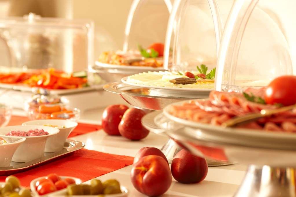 Hotel Ostseehalle Kiel By Premiere Classe Restaurant foto