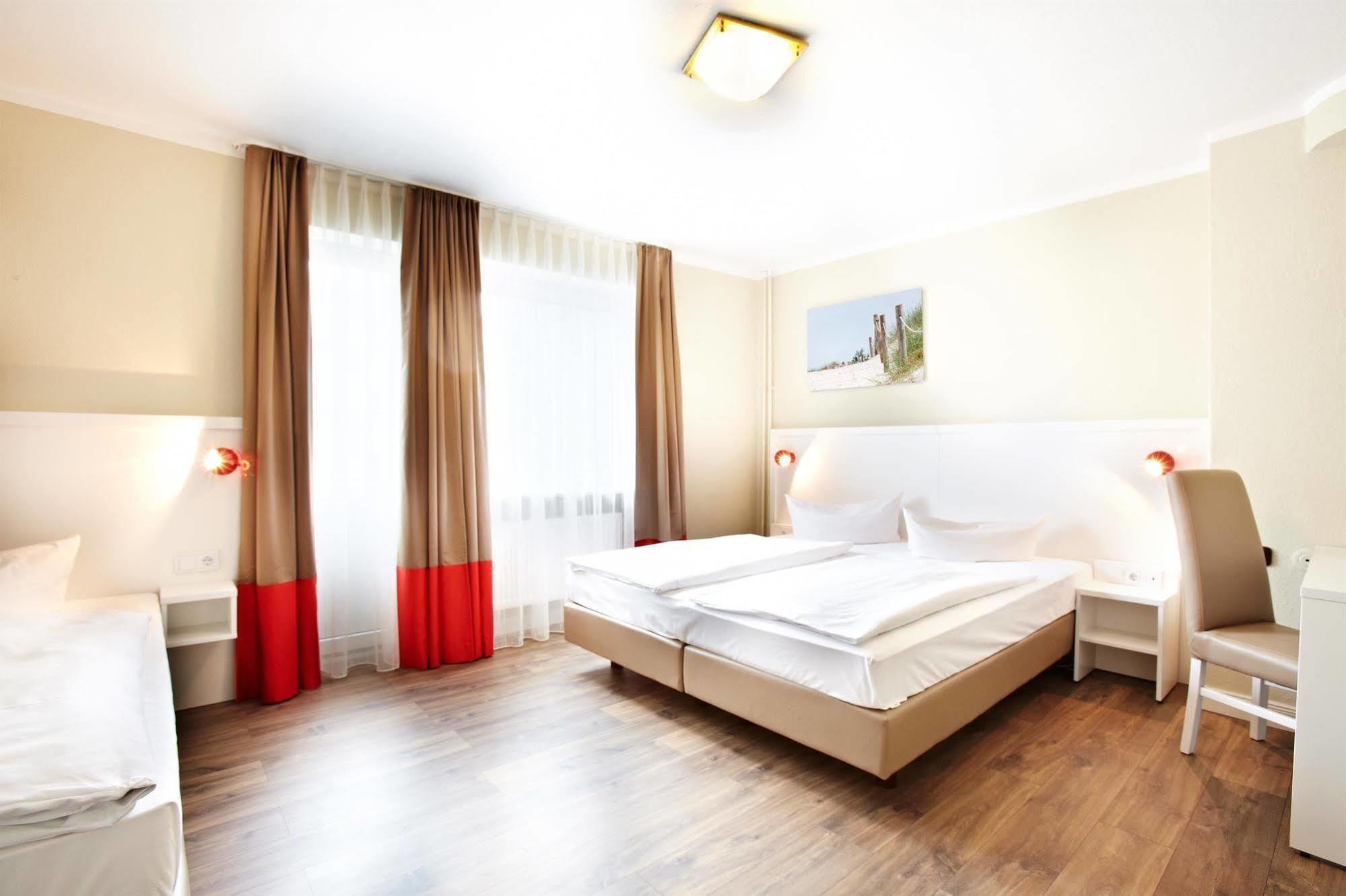 Hotel Ostseehalle Kiel By Premiere Classe Buitenkant foto